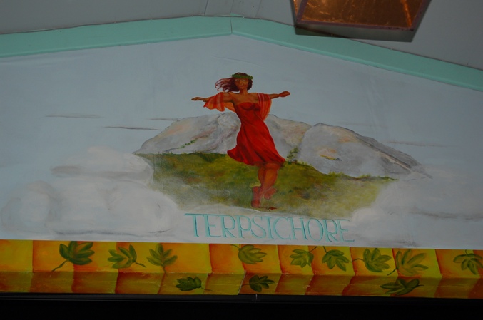 Vacker väggmålning på Terpsichore, den lyriska diktkonstens och dansens musa