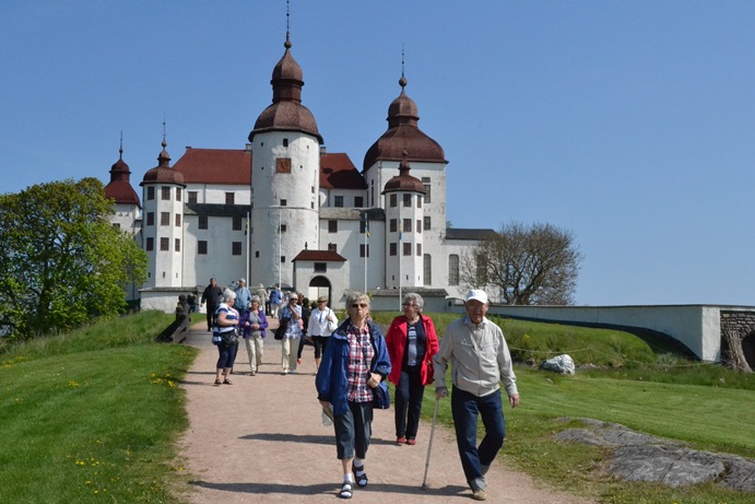 På väg ut från Läckö slott